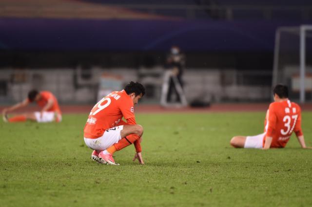 热议中甲年轻球员月薪7000 网友:不如当健身教练